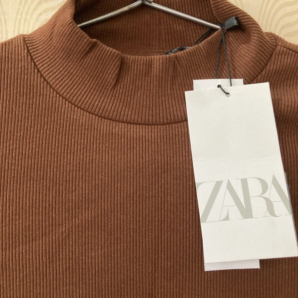 ZARA Ribbed Tshirt - Picture 1 of 3